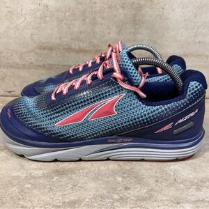 Altra Women's Blue and Pink Athletic Shoes